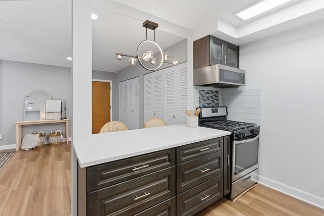 1115 Royal St George Drive 201, Naperville, IL 60563