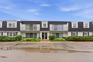 1115 Royal St George Drive 201, Naperville, IL 60563