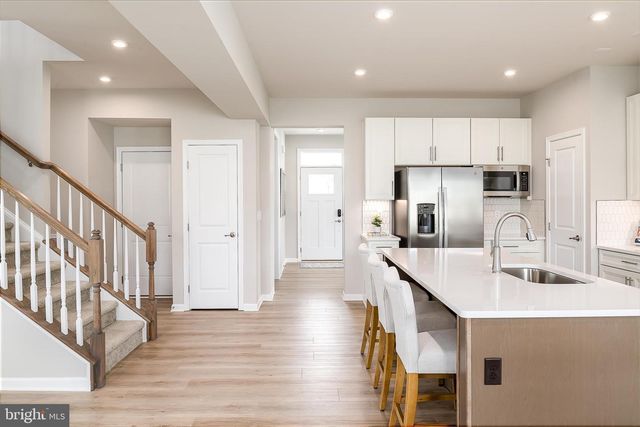 1016 WALLACE BLVD, Ranson, WV 25438