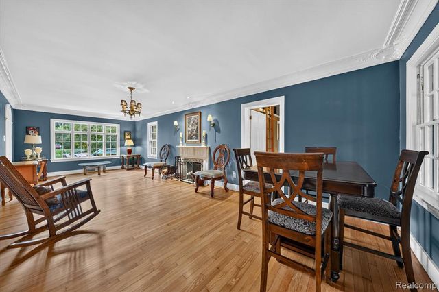 21125 Thorofare Road, Grosse Ile, MI 48138