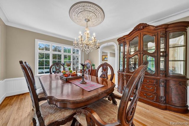 21125 Thorofare Road, Grosse Ile, MI 48138