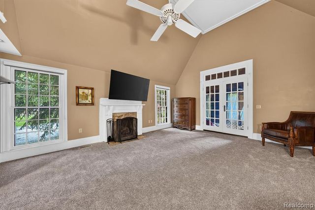 21125 Thorofare Road, Grosse Ile, MI 48138