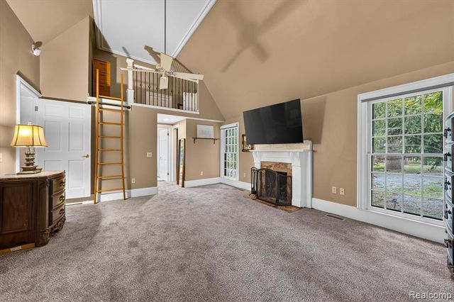 21125 Thorofare Road, Grosse Ile, MI 48138