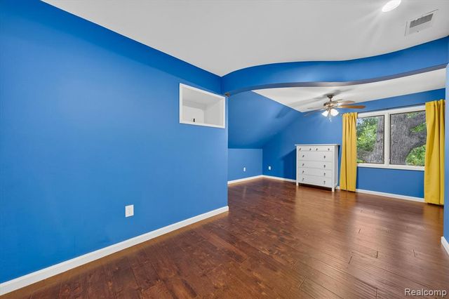 21125 Thorofare Road, Grosse Ile, MI 48138