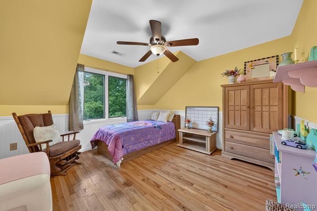 21125 Thorofare Road, Grosse Ile, MI 48138