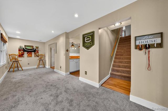 21125 Thorofare Road, Grosse Ile, MI 48138