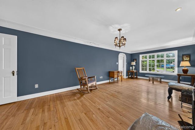 21125 Thorofare Road, Grosse Ile, MI 48138