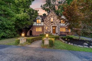 21125 Thorofare Road, Grosse Ile, MI 48138