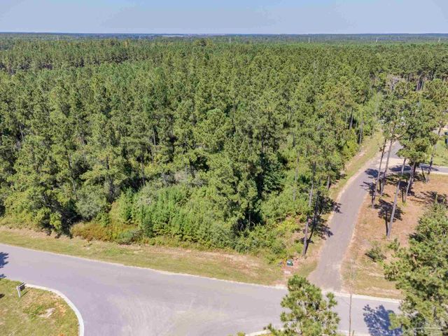 002 Sage Forest Ln, Pace, FL 32571