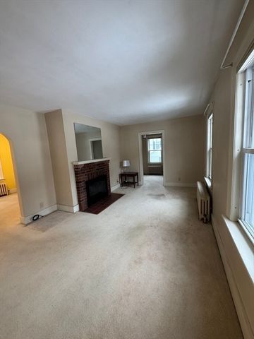 8 South Terrace, Auburn, MA 01501