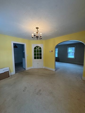 8 South Terrace, Auburn, MA 01501