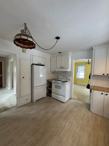 8 South Terrace, Auburn, MA 01501