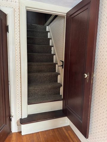 8 South Terrace, Auburn, MA 01501