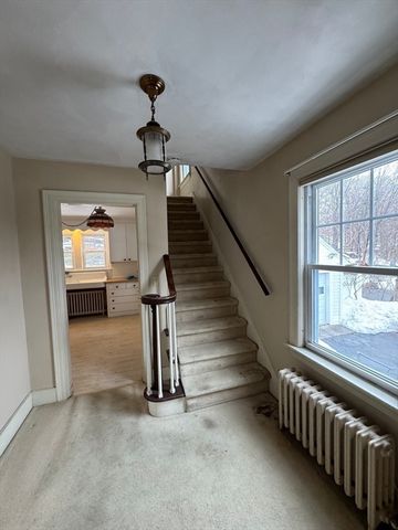 8 South Terrace, Auburn, MA 01501