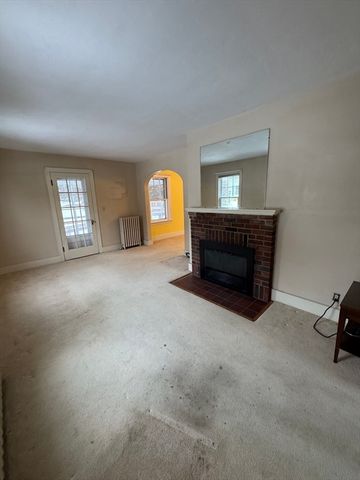 8 South Terrace, Auburn, MA 01501