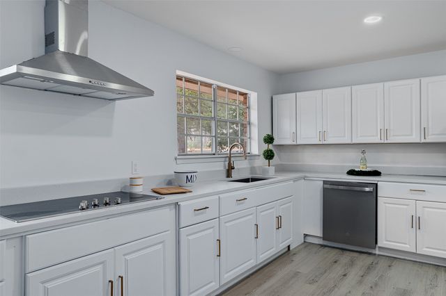 6885 N Park Drive, Shreveport, LA 71107