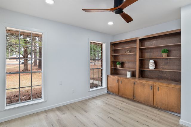 6885 N Park Drive, Shreveport, LA 71107