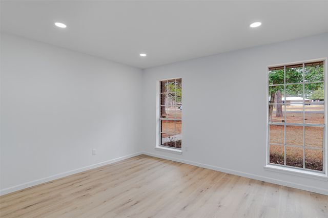 6885 N Park Drive, Shreveport, LA 71107