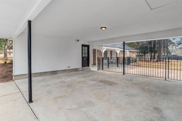 6885 N Park Drive, Shreveport, LA 71107