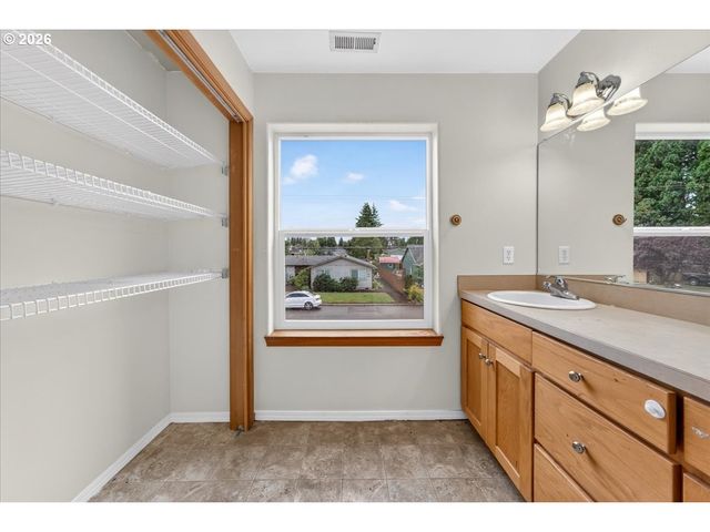 1437 Ne Grandhaven St, Mc Minnville, OR 97128