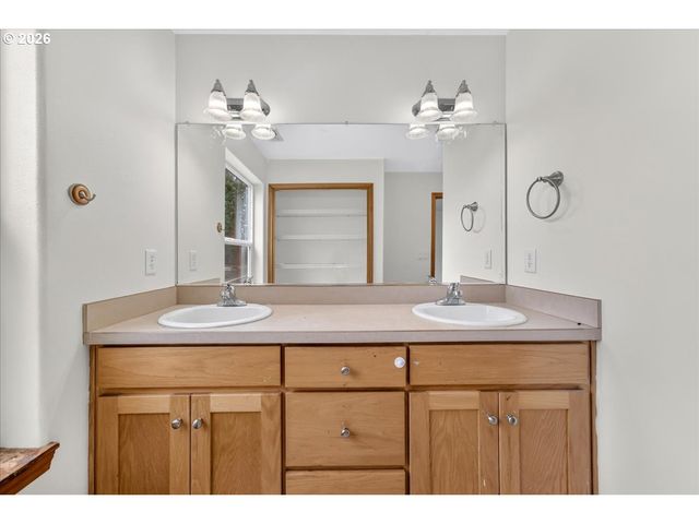 1437 Ne Grandhaven St, Mc Minnville, OR 97128