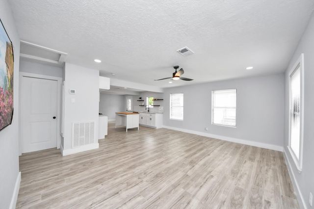 503 Schilling Street, Baytown, TX 77520