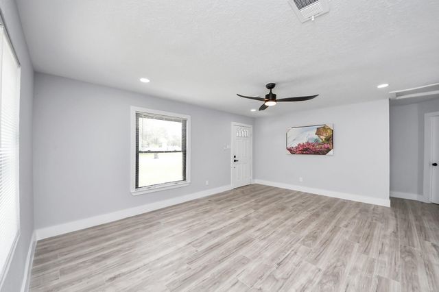 503 Schilling Street, Baytown, TX 77520