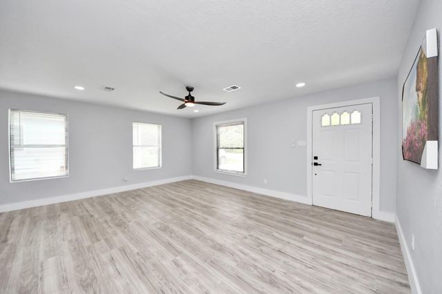 503 Schilling Street, Baytown, TX 77520