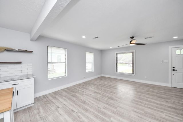 503 Schilling Street, Baytown, TX 77520