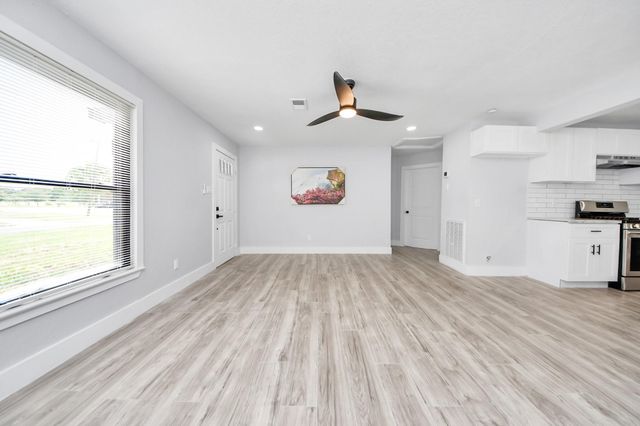 503 Schilling Street, Baytown, TX 77520