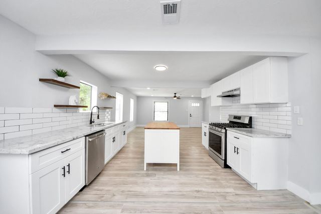 503 Schilling Street, Baytown, TX 77520