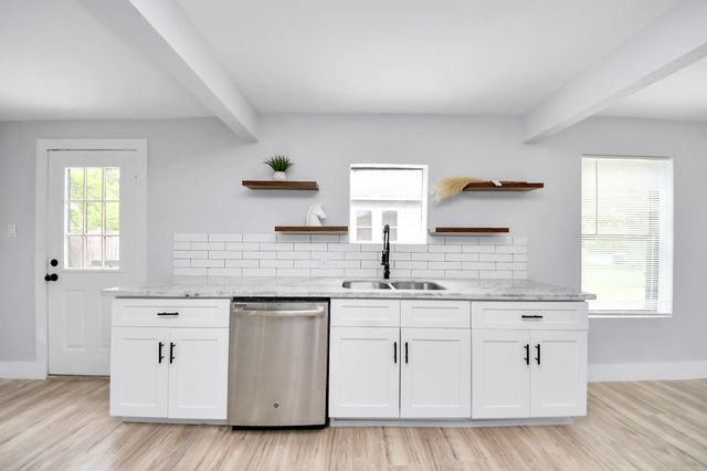 503 Schilling Street, Baytown, TX 77520