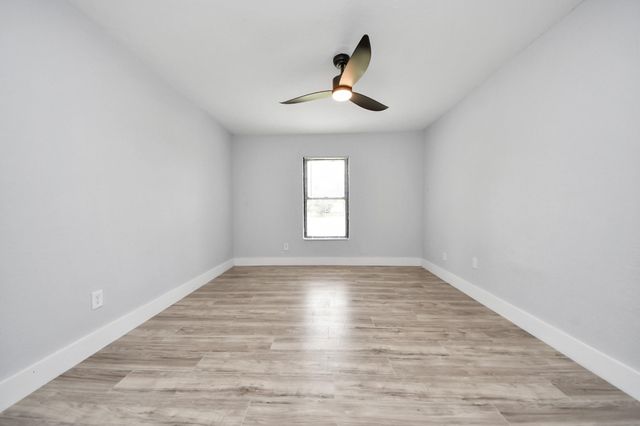 503 Schilling Street, Baytown, TX 77520