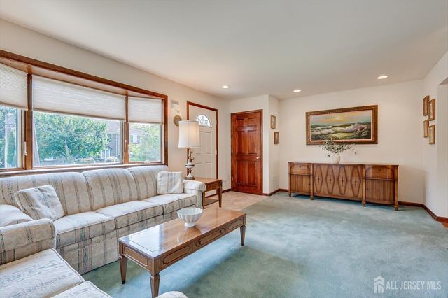 48 Frost Avenue, Edison, NJ 08820