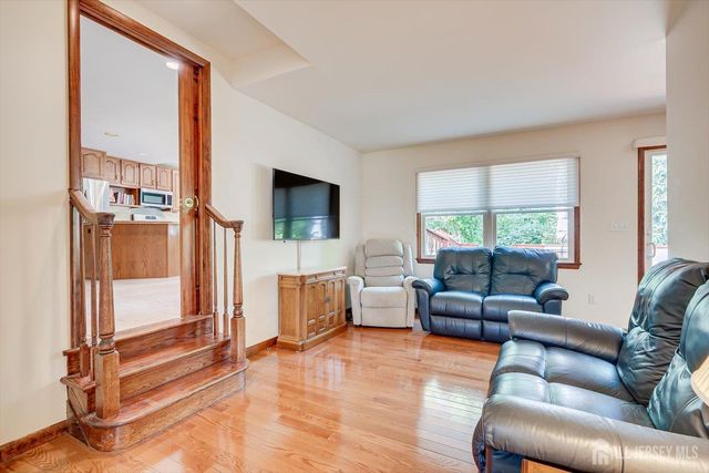 48 Frost Avenue, Edison, NJ 08820