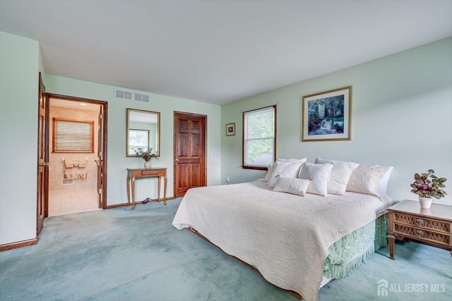 48 Frost Avenue, Edison, NJ 08820