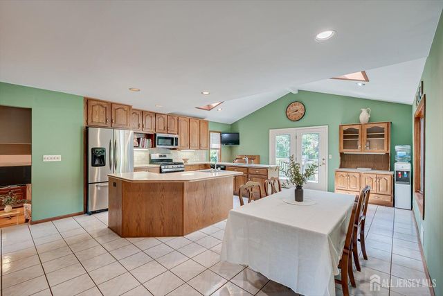 48 Frost Avenue, Edison, NJ 08820