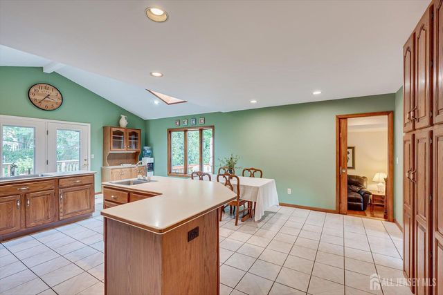 48 Frost Avenue, Edison, NJ 08820