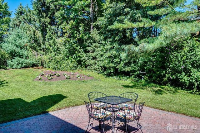 48 Frost Avenue, Edison, NJ 08820