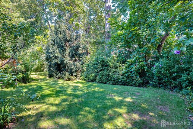 48 Frost Avenue, Edison, NJ 08820