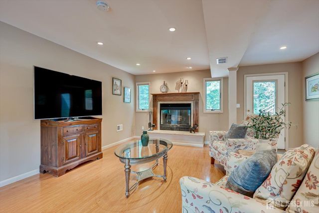 48 Frost Avenue, Edison, NJ 08820
