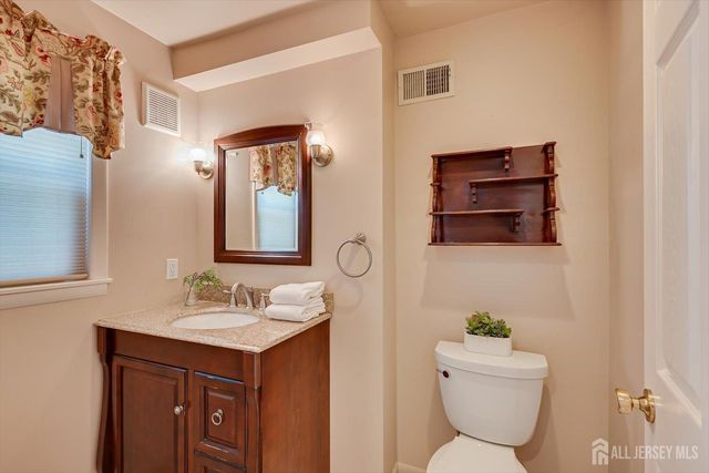 48 Frost Avenue, Edison, NJ 08820