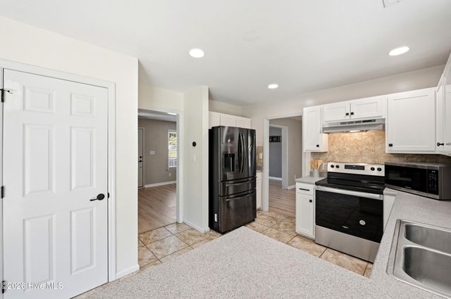 111 Skipping Stone Lane, Jacksonville, NC 28546