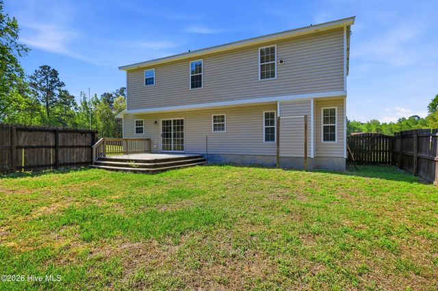 111 Skipping Stone Lane, Jacksonville, NC 28546