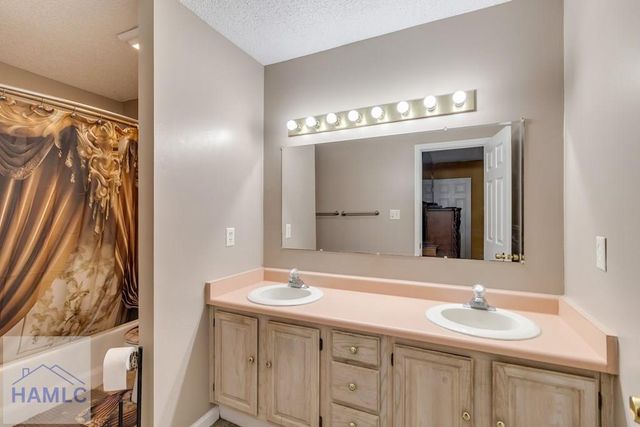 1956 Heathrow Drive, Hinesville, GA 31313