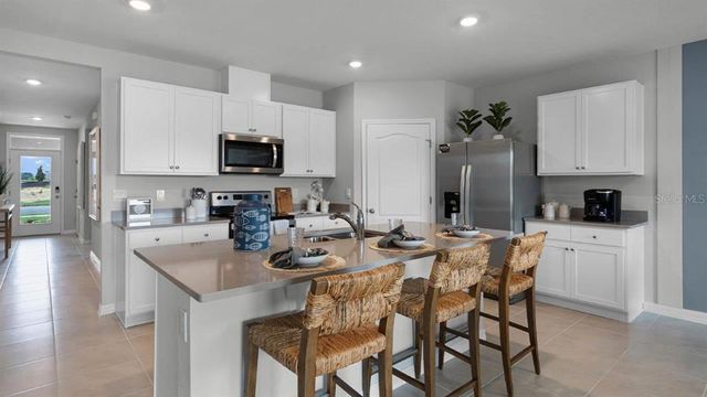 608 TAYLOR GROVES LANE, Lake Wales, FL 33853