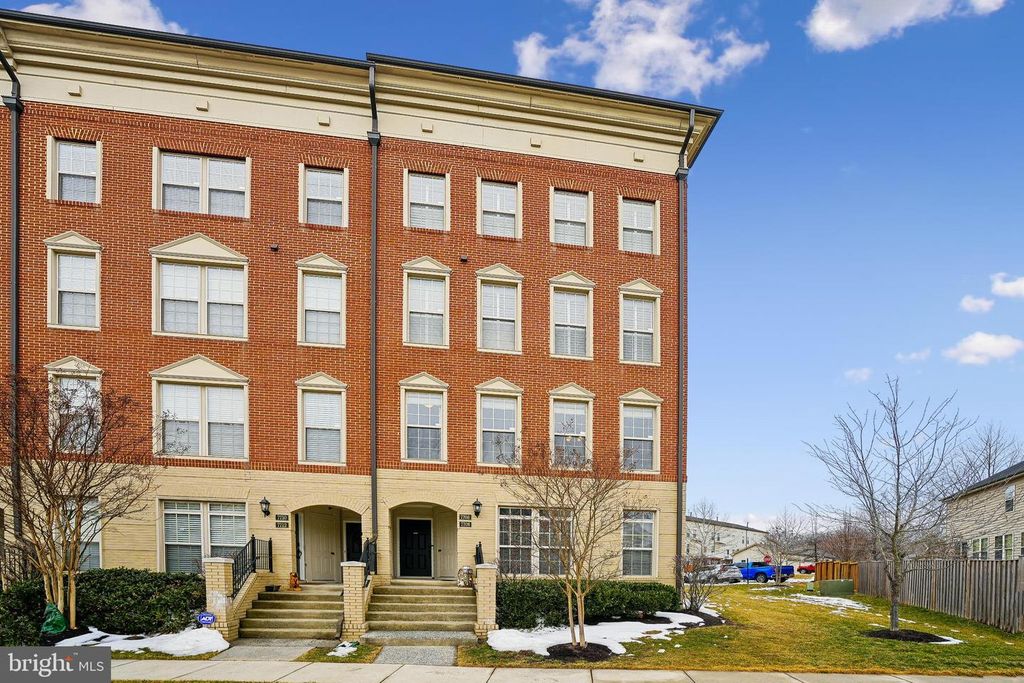 7706 CEDAR BRANCH DR, Gainesville, VA 20155