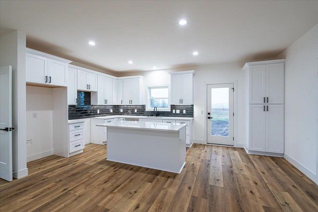 N6328 Psalms Way, Albany, WI 53502