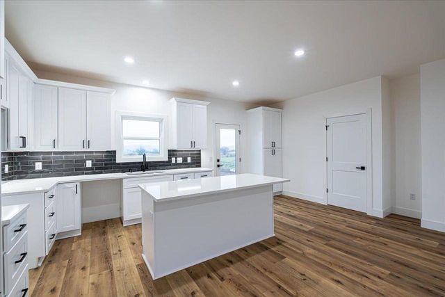 N6328 Psalms Way, Albany, WI 53502