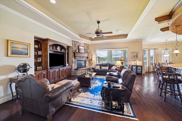 53 New Oak Trail, Humble, TX 77346
